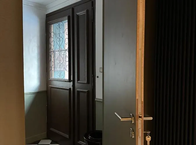 La Des Trois Eglises ベッド・アンド・ブレックファスト 4*